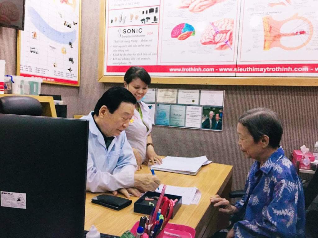 Máy trợ thính - khách hàng 5